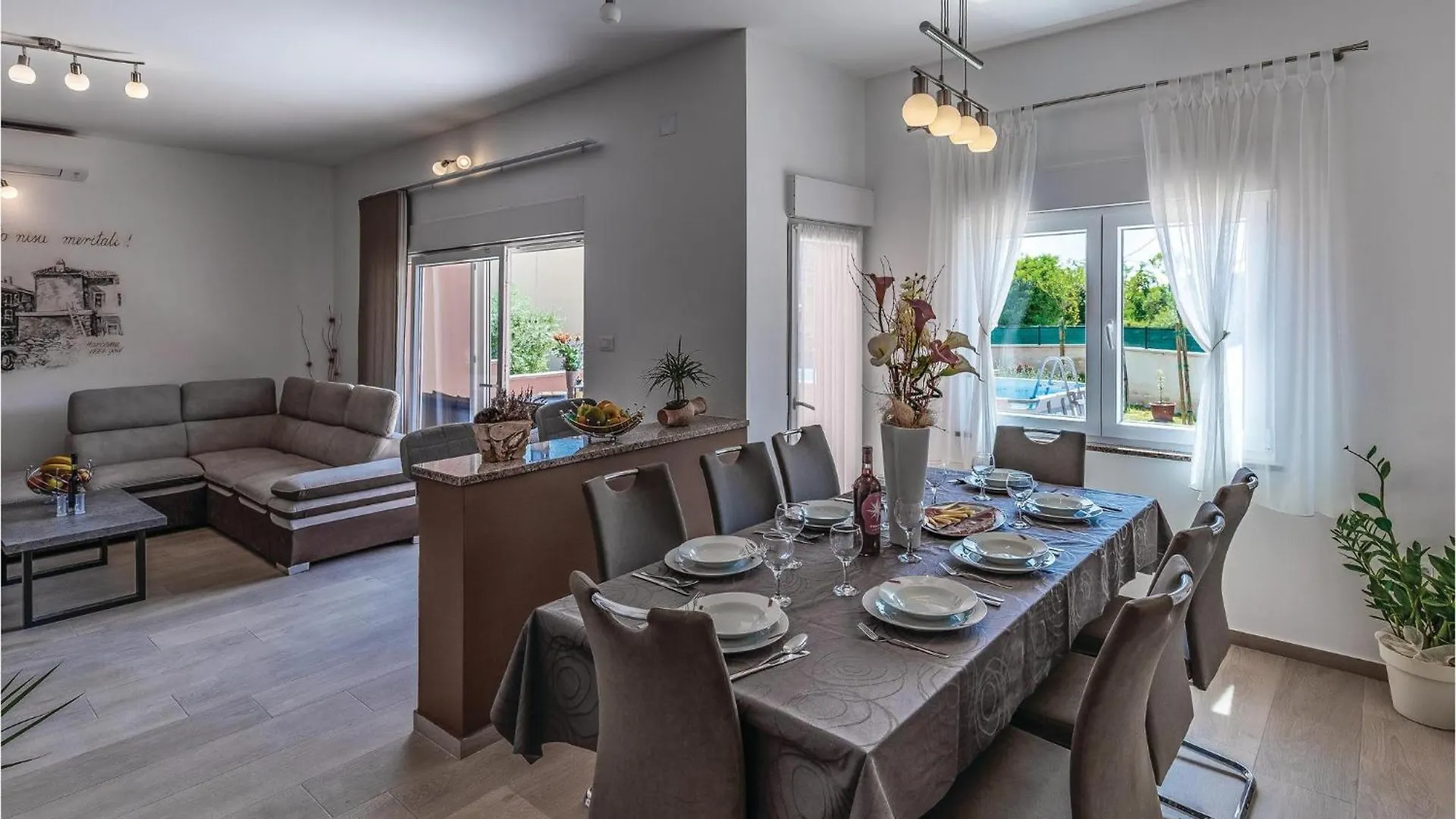 3 Bedroom Awesome Home In Marčana 펜션