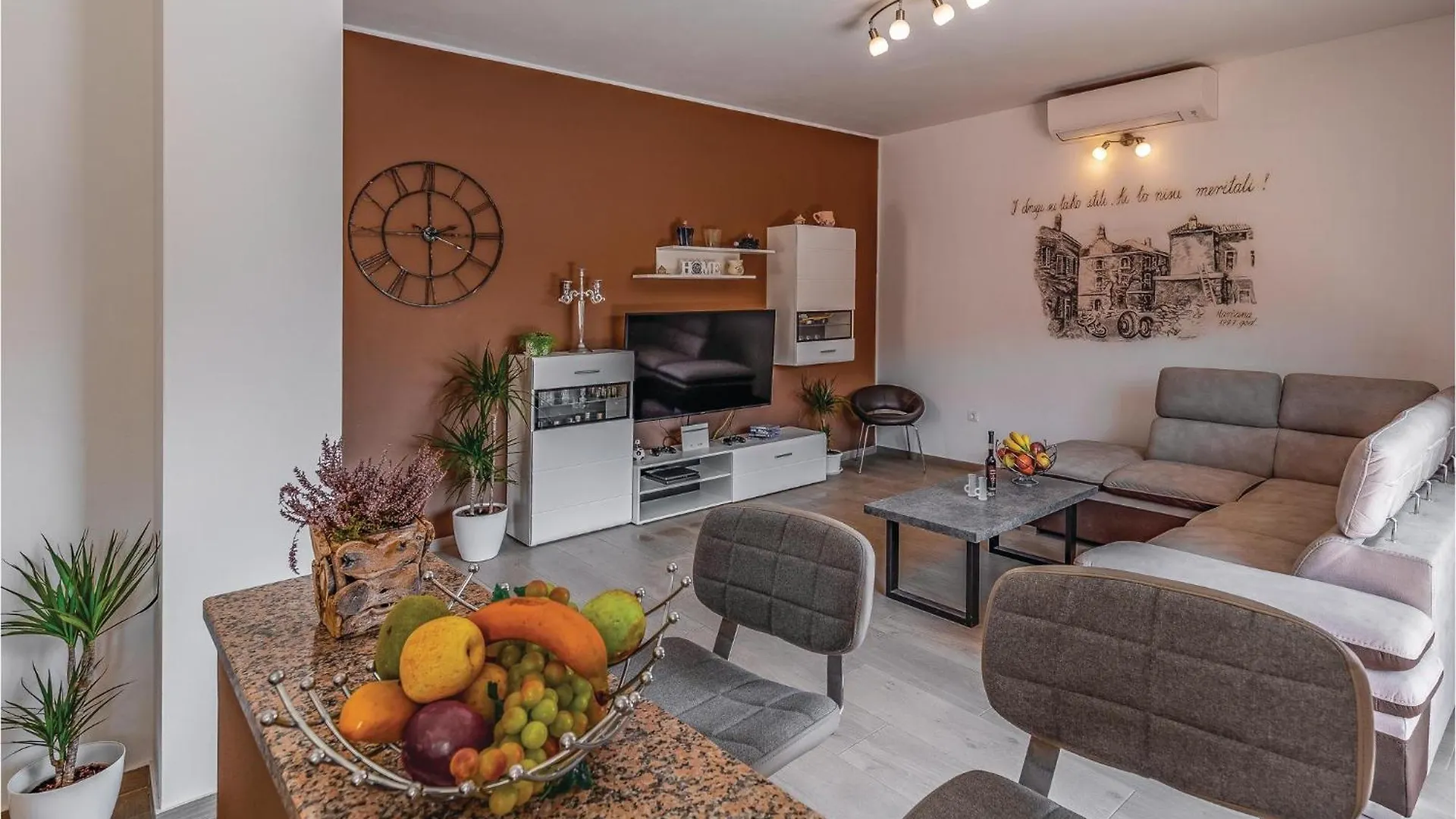3 Bedroom Awesome Home In Marčana Hébergement de vacances